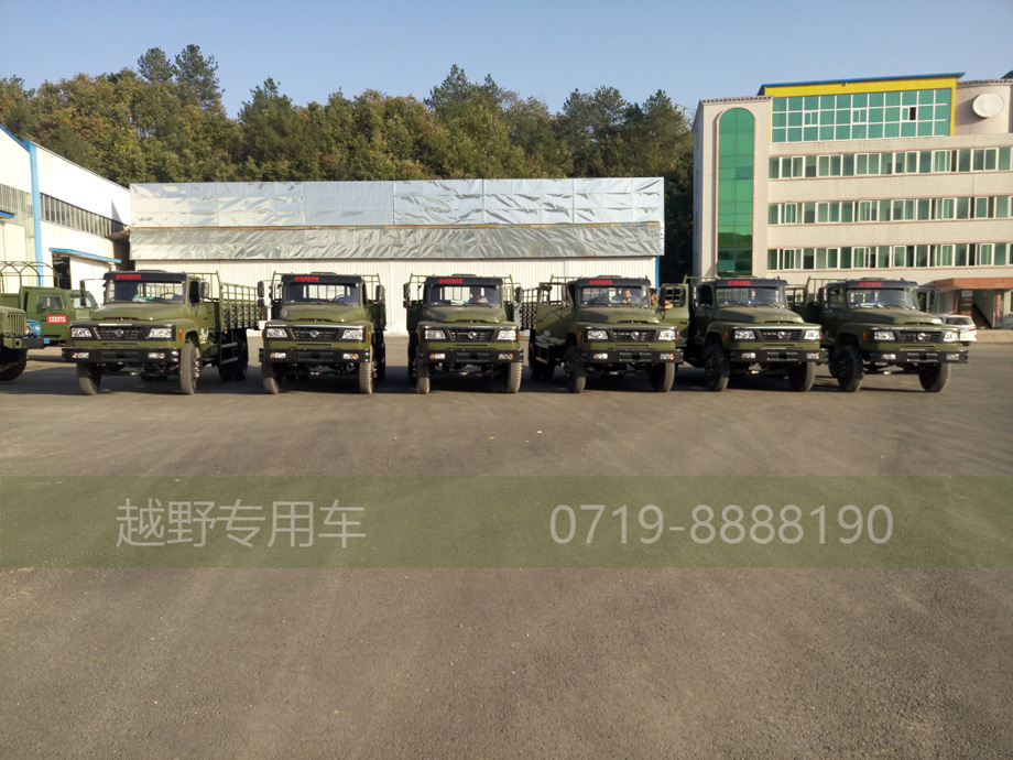 6輛四驅(qū)運兵車準備發(fā)往緬甸