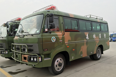 四驅(qū)越野森林消防客車(chē) 4*4東風(fēng)23座越野客車(chē) 4*4武警森林運(yùn)輸車(chē)