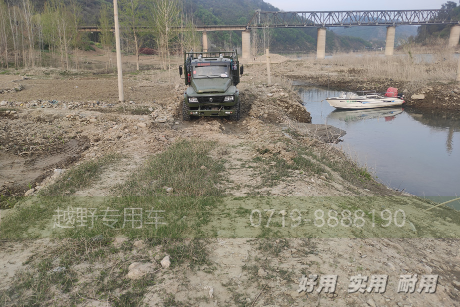 東風(fēng)尖頭卡車,東風(fēng)六驅(qū)卡車,越野卡車,EQ2082,EQ2100