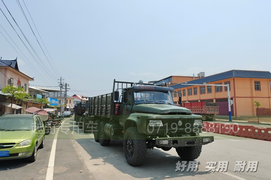 東風(fēng)尖頭卡車,東風(fēng)六驅(qū)卡車,越野卡車,EQ2082,EQ2100