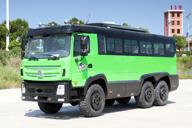 六驅(qū)EQ2102底盤(pán)改裝越野客車(chē)_東風(fēng)6×6越野專用村村通_25座大巴士210馬力公交車(chē)配置