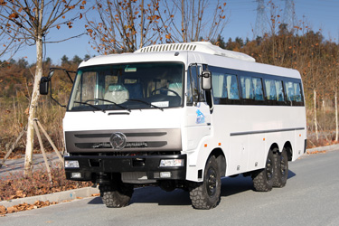 東風(fēng)六驅(qū)30座越野型客車(chē)_190馬力城鄉(xiāng)村村通中巴車(chē)_6*6森林武警消防運(yùn)兵車(chē)