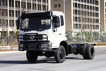 170馬力四驅(qū)5方冷藏車底盤_東風4×4前5噸后5噸_越野專用雙橋后雙胎底盤