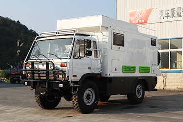 四驅(qū)EQ2070越野底盤改裝房車_190馬力4×4二噸半柴油運兵車旅居車_東風(fēng)153個性化定制