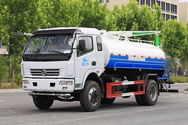 4×2輕卡8方強(qiáng)力吸污車(chē)_2清6污環(huán)衛(wèi)吸糞車(chē)_東風(fēng)170馬力微卡底盤(pán)改裝吸污車(chē)